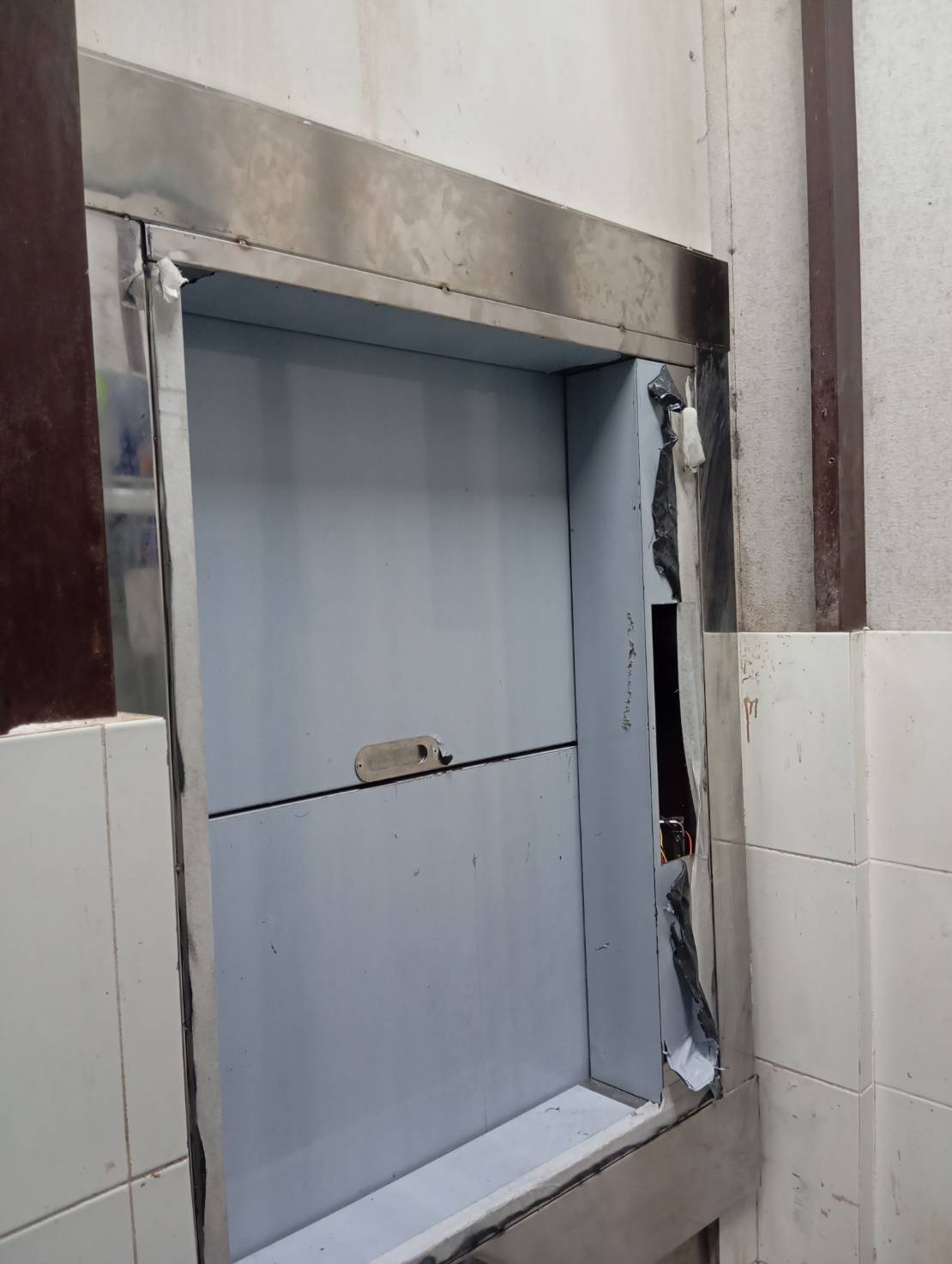 DUMBWAITER 3